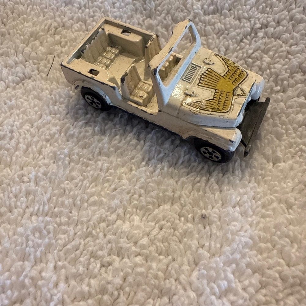 Vintage Matchbox Jeep CJ-6 White Golden Eagle Diecast Toy Car 100-040